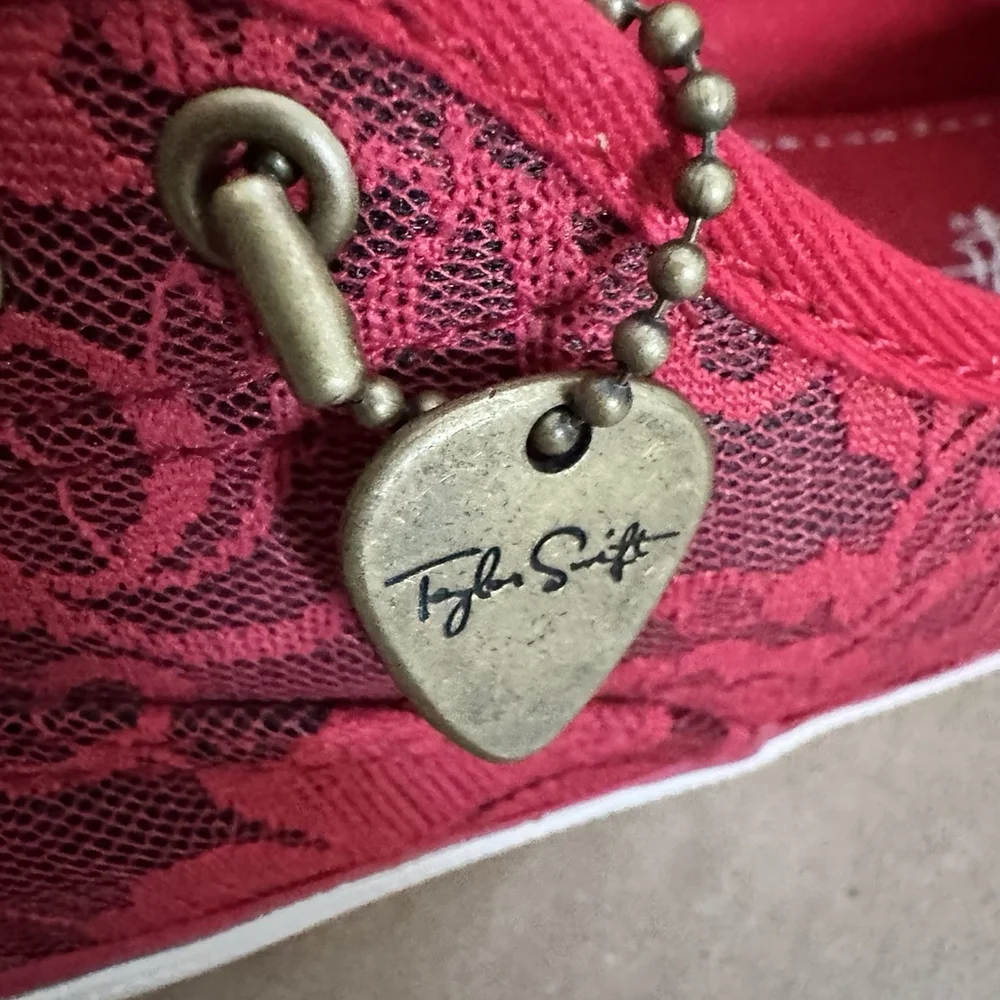 Taylor Swift x Keds Red Lace Slip On Sneakers With Guitar Pick Charm RARE W8.5 - Picture 8 of 9